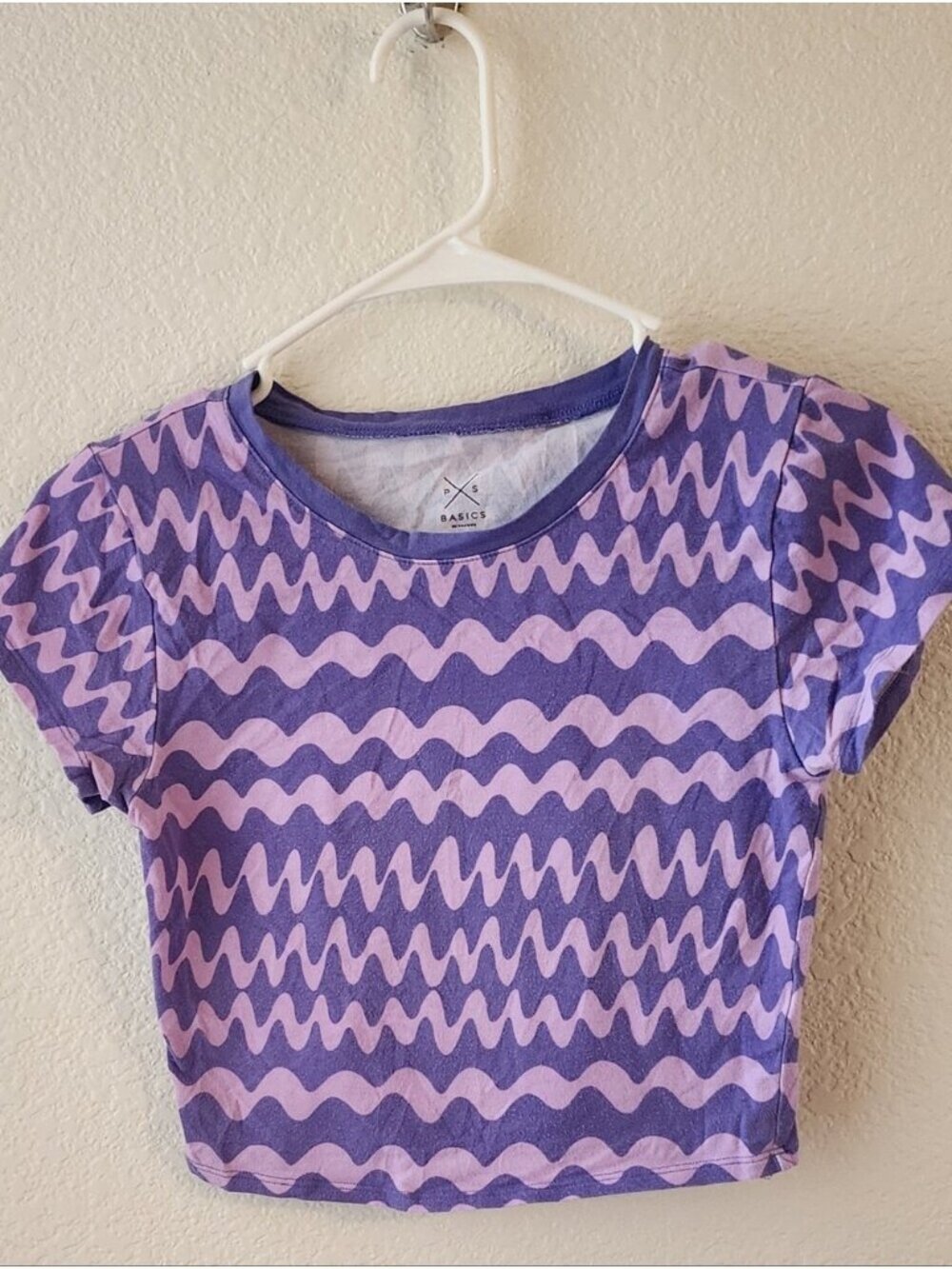 Light Pink Wavy Stripe Crop Tee - Picture 2 of 3